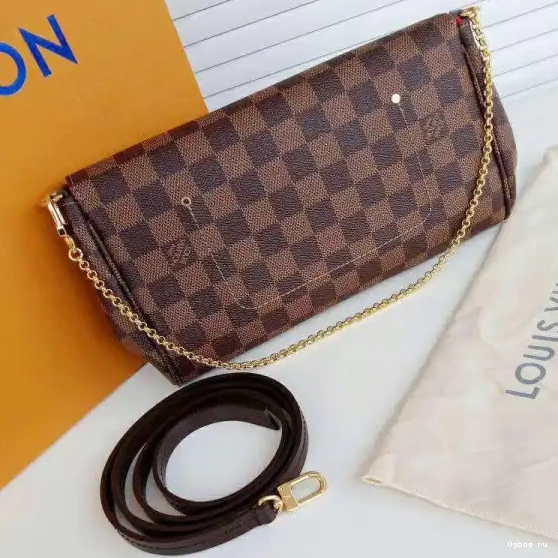 Louis Favorite Vuitton MM 0522